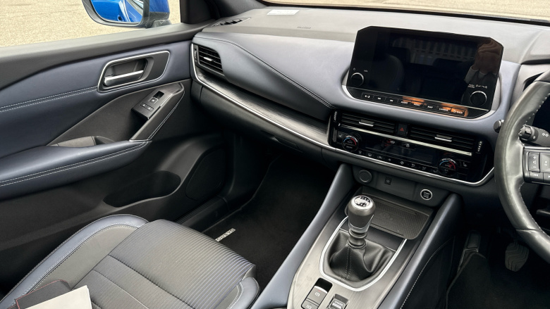 Nissan Qashqai 1.3 DiG-T MH Tekna 5dr Petrol Hatchback